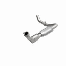 Load image into Gallery viewer, MagnaFlow Conv DF 99-02 Expedition 5.4L 4wd