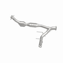 Load image into Gallery viewer, MagnaFlow Conv DF 03-04 Ford Expedition 5.4L V8 Passenger Side