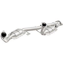 Load image into Gallery viewer, Magnaflow 95-96 Ford Windstar 3.0L Direct Fit Converter